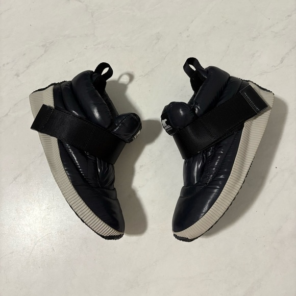 Sorel Women’s Out N About Navy Puffer Ankle Boot Sneakers Size 8 Waterproof - Picture 3 of 7